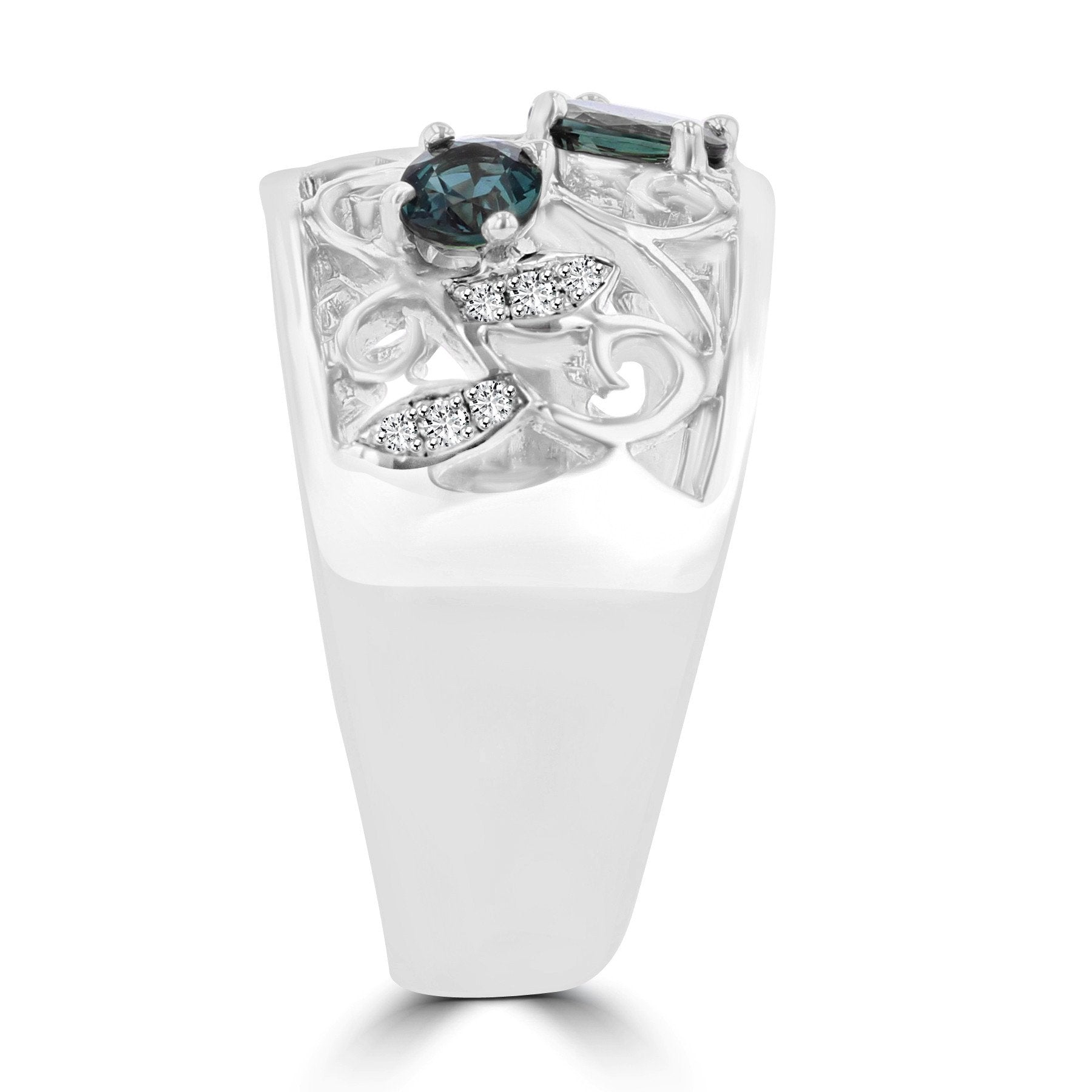 18K White Gold 0.80ct Brazilian Alexandrite and Diamond Ring (VS-SI1, G-H) by La Vita Vital