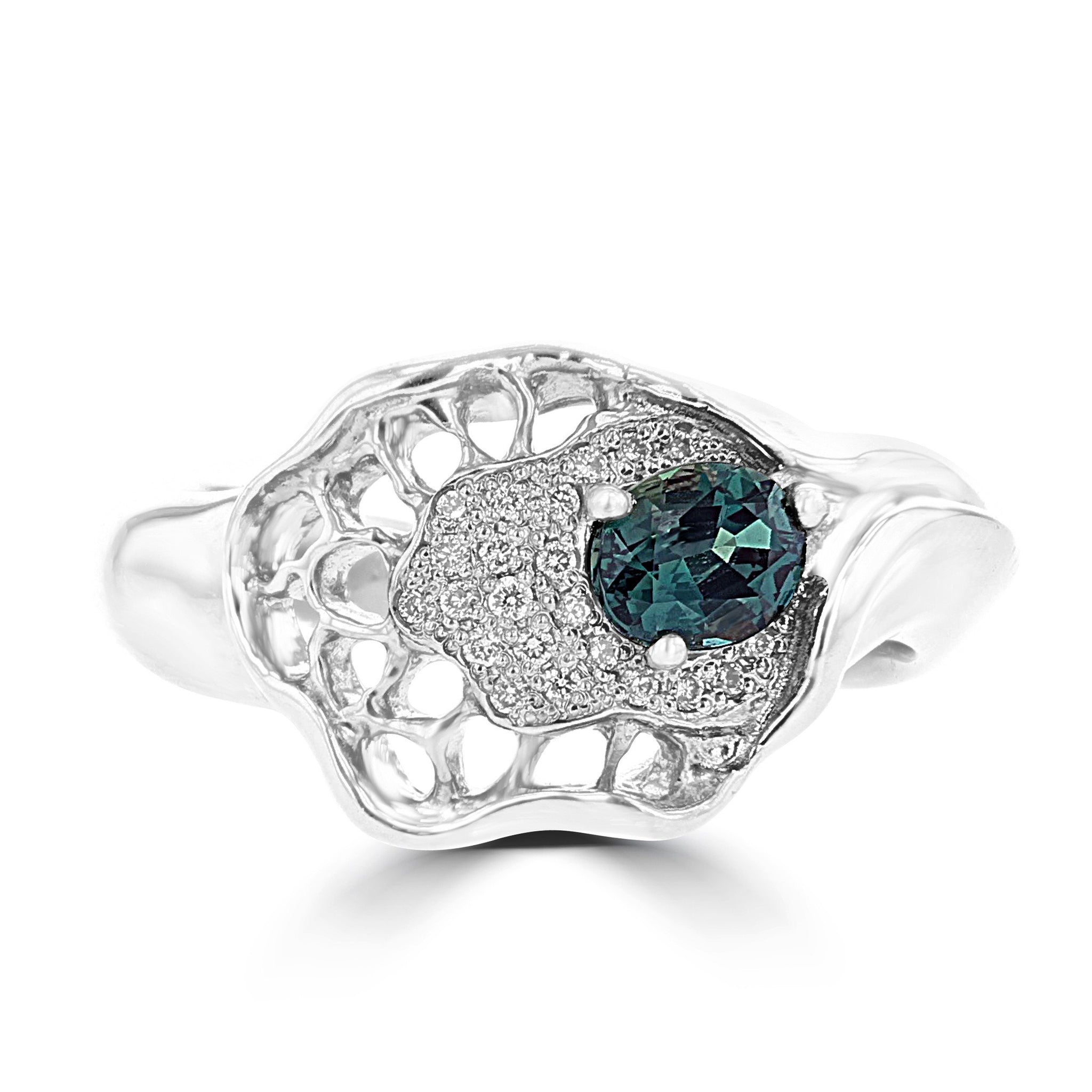 18K White Gold, Brazilian Alexandrite 0.55cts & Diamond 0.12cts TDW (SI1-VS, G-H) Ring by La Vita Vital